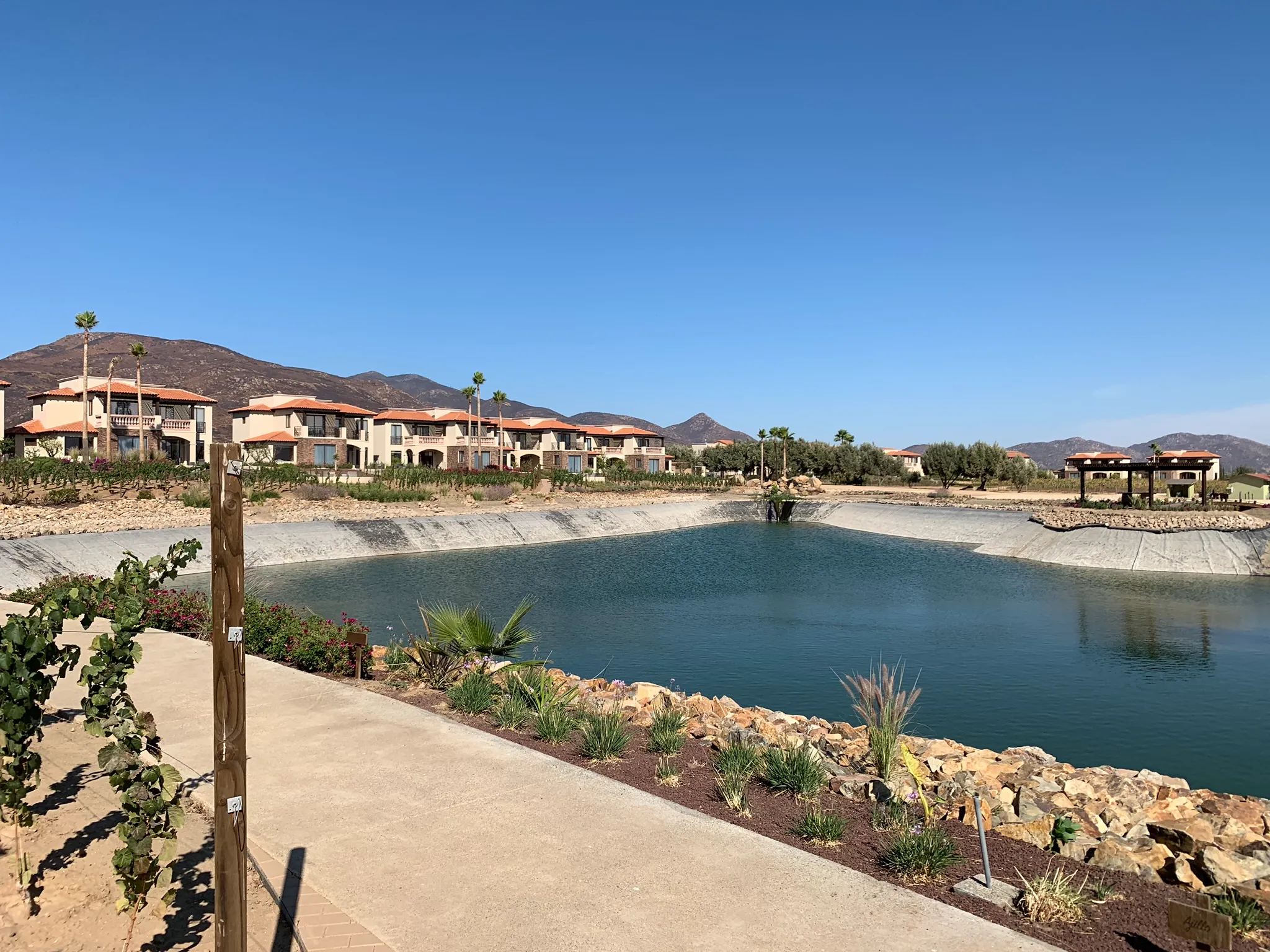 Crowne Plaza Ventura Beach wedding venue